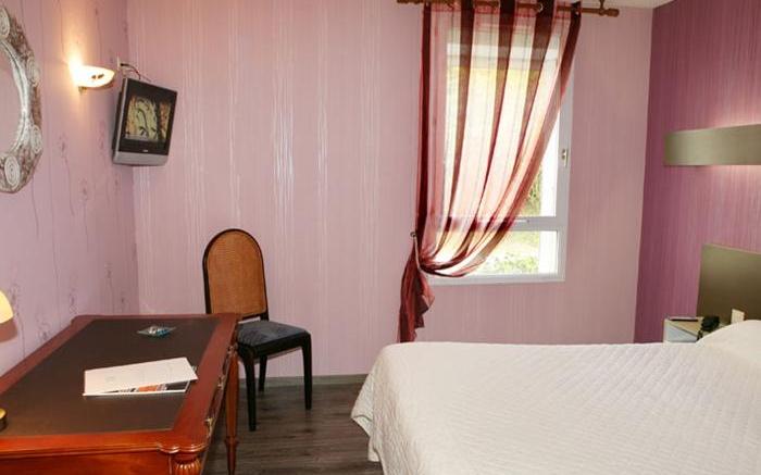 Logis Hotel Relais Saint Jacques - Chateauroux