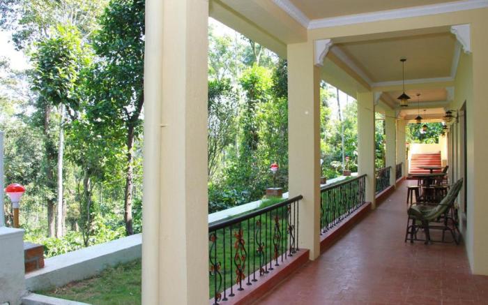 KINGMAKERS Plantation with river stream
