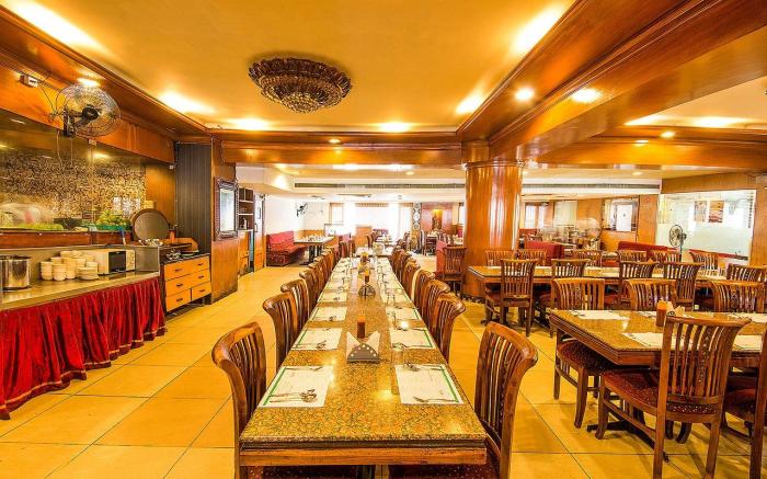 FabHotel Blossoms Service Apartment - Nr. Chennai City Center & MGR Memorial House & Pondy Bazaar
