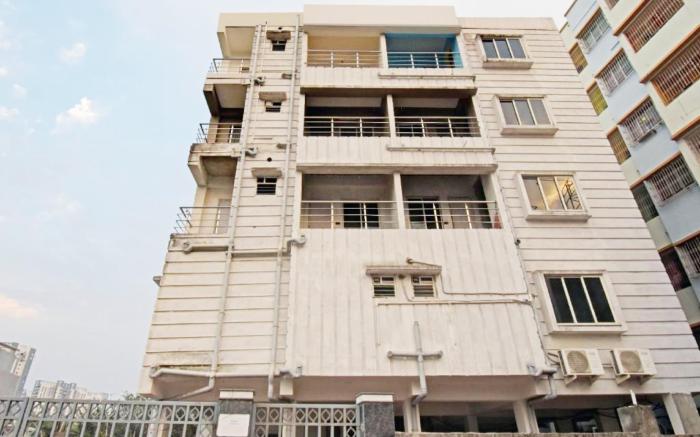 Goroomgo Royal Galaxy Newtown Kolkata