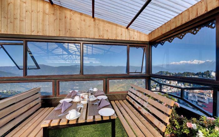 Sumitel Vista 800m from Mall Road