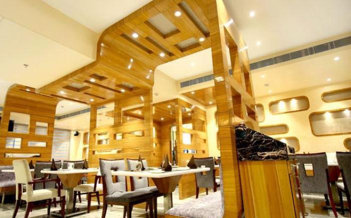 Regenta Central The Crystal Kanpur