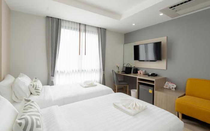 The Riski Hotel @ Bangphlat Station