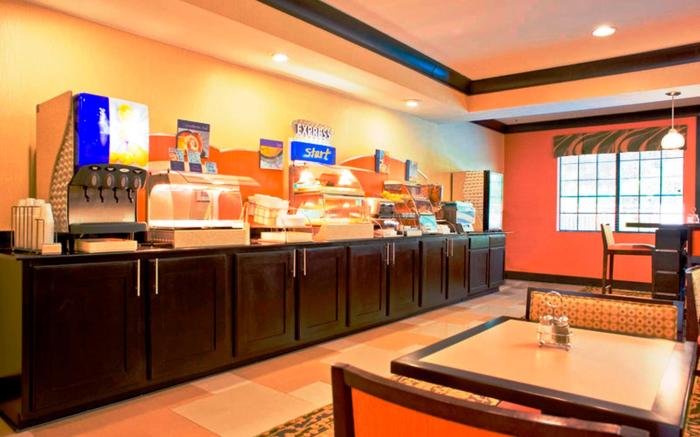 Holiday Inn Express And Suites Kennesaw Northwest - Acworth