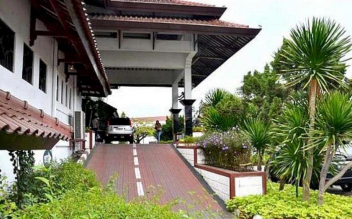 Bahari Inn