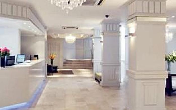 Manhattan Hotel