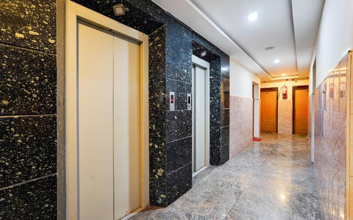 Super Townhouse Pallikarani Near Balaji Dental College