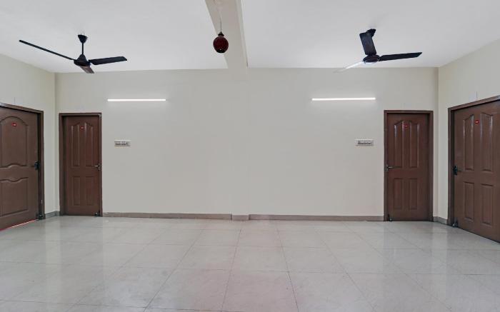 Collection O Senthamizh Residency