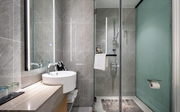 Borrman Hotel Yulin 1st People's Hospital Qingwan River