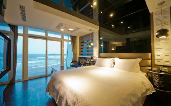 White House Beach Resort