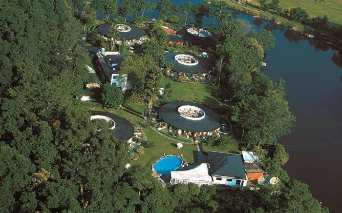 Fishtail Lodge