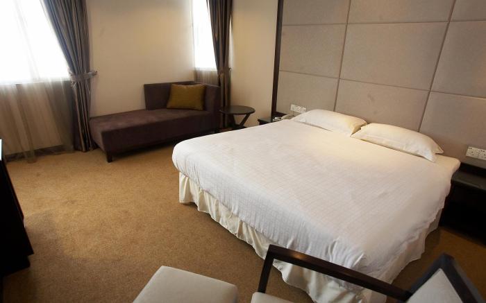 Country Hotel