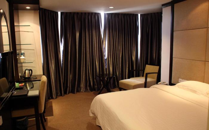 Country Hotel