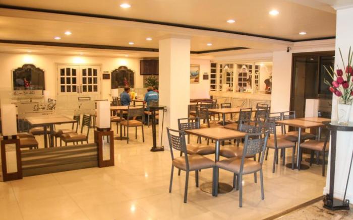 De Luxe Hotel