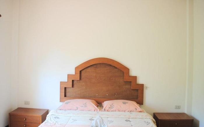 Baan Srinimit House & Apartment