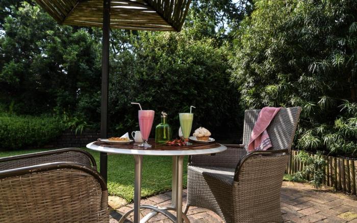 Rockfig Cottage for 2 people with wonderful private terrace in garden