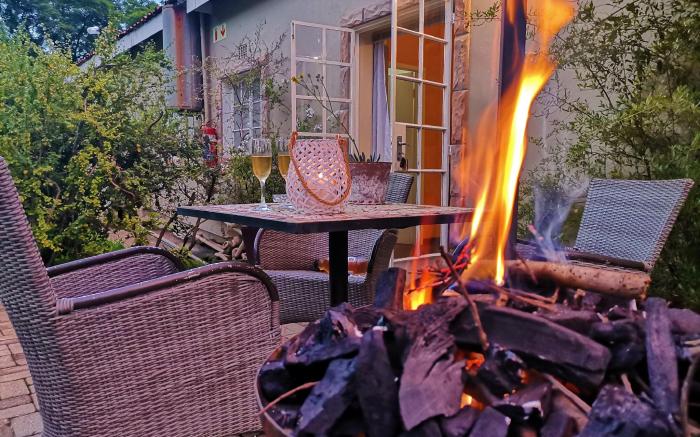 Sagewood cottage for 2 people with wonderful private terrace in garden