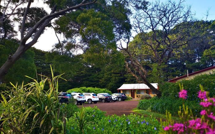Twelve Apostles Motel & Country Retreat
