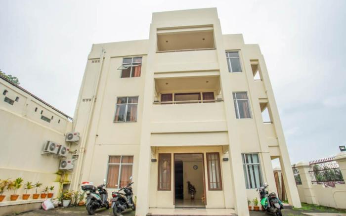 RedDoorz near Universitas Samratulangi Manado