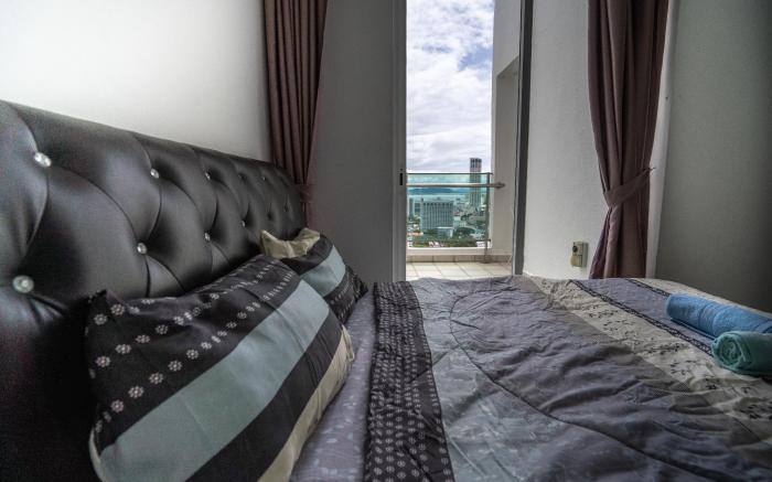 Single Seaview Condo @ Gurney ;Georgetown 