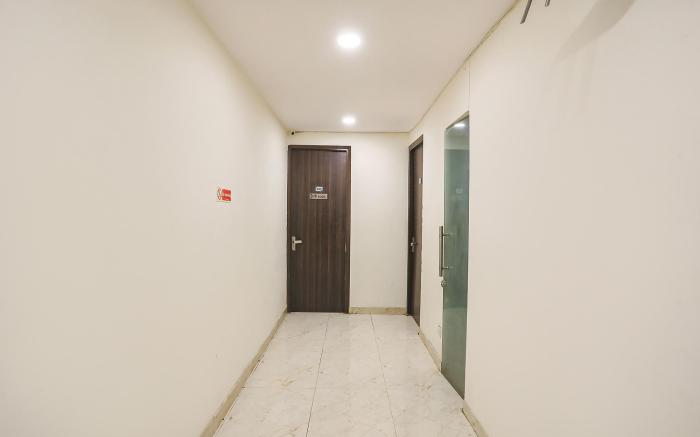 FabHotel Royal Galaxy I