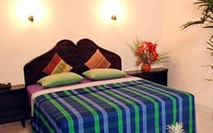 Wunderbar Beach Club Hotel
