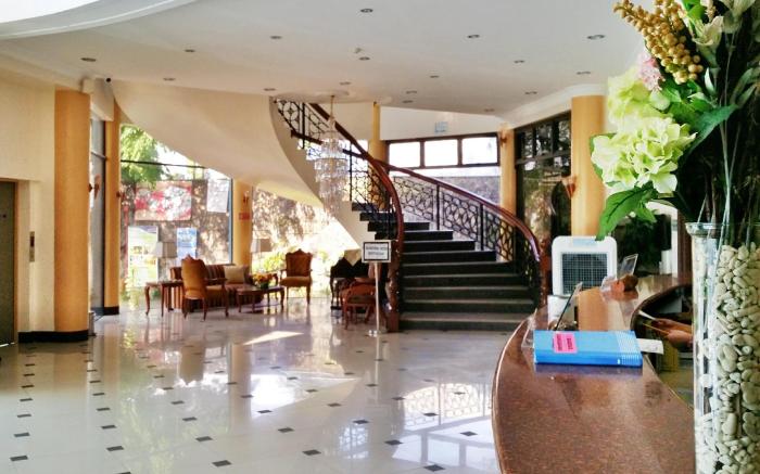 Crown Royale Hotel