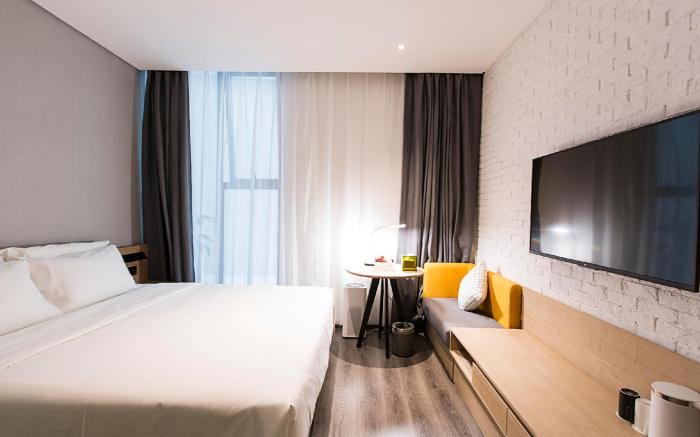 Atour Light Hotel Zhengzhou CBD Convention and Exhibition Center