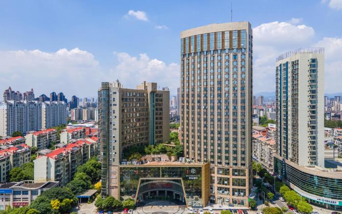 Starway Hotel Nanchang Honggu Middle Avenue Qiushui Square