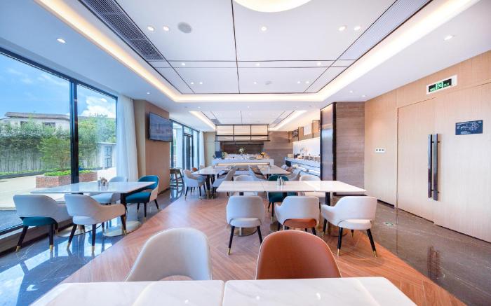 Atour Hotel Zhuhai Hi-tech Zone University Town Affairs Center