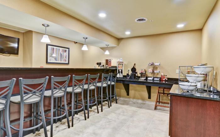 Cobblestone Inn & Suites - Ambridge