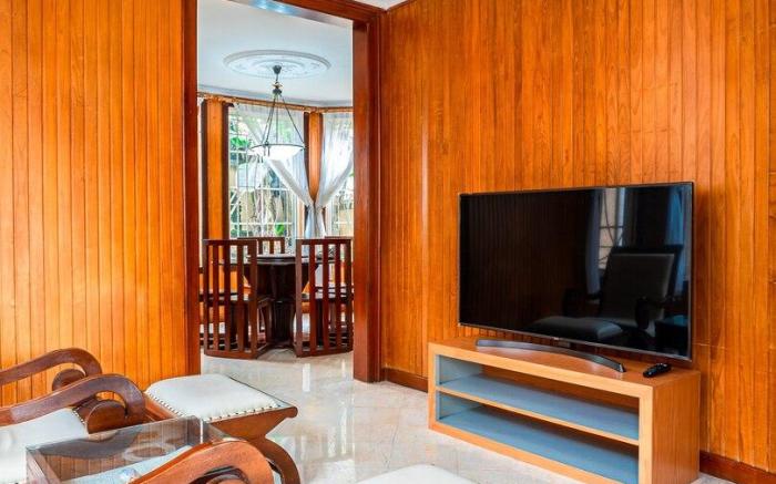 5BR Brightly Clean and Spacious Villa (10 Guests)