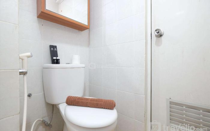 Warm Studio at Taman Melati Margonda By Travelio