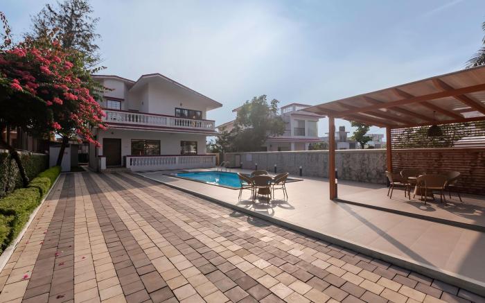 StayVista's Brookvale Cottage - Dive into tranquility with pool view and gazebo