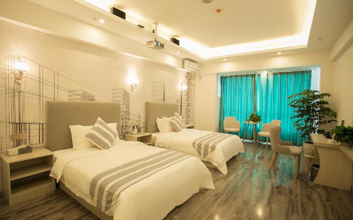 Deluxe twin cinema room