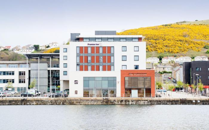 Premier Inn Swansea Waterfront