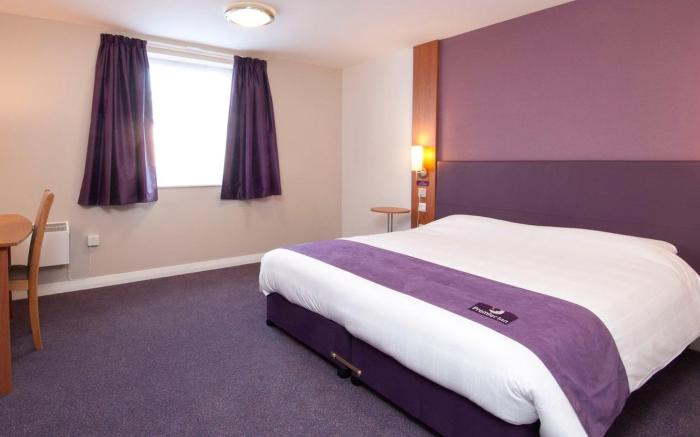 Premier Inn Cheltenham Central - West/A40