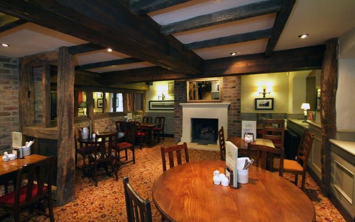 Premier Inn Huddersfield North