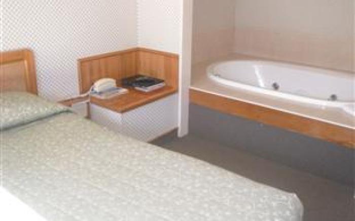 Cottage Mews Motel