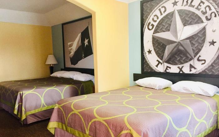 Super 8 By Wyndham Montgomery/ Lake Conroe