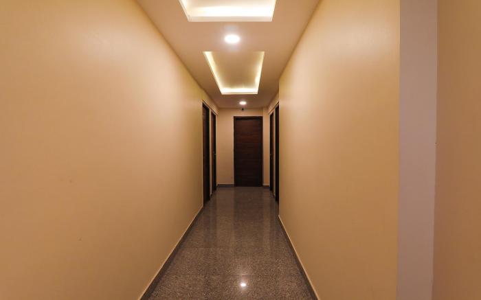 Fabhotel Blueark