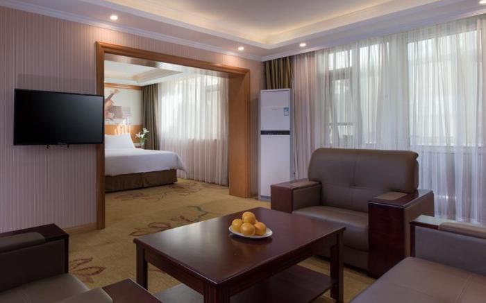 Vienna Hotel Beijing Shougang East Bajiao Amusement Park Metro Station