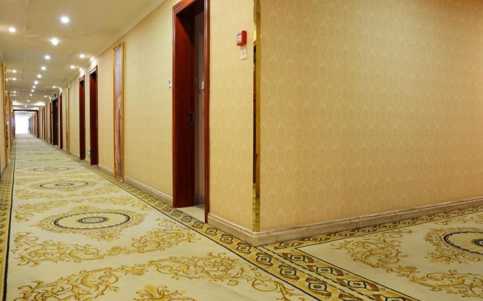 Vienna Hotel Guangxi Guigang High-Speed Railway Station Central Square