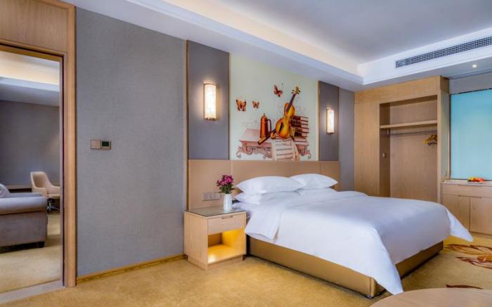 Vienna Hotel Anhui Fuyang Funan Bailing Apartment