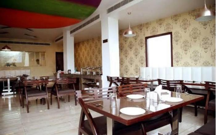 Hotel Sallow Royal Suites