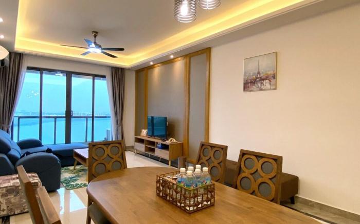 R&F 3B【PANORAMIC SEA VIEW】by SC HOMESTAY / Bathtub