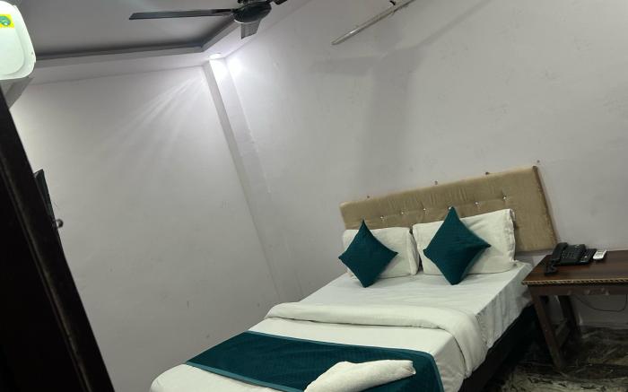 Hotel O Blue Moon Residency