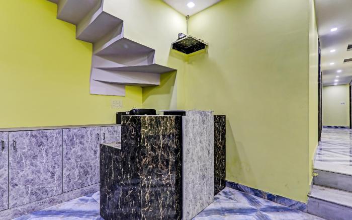 OYO 83366  Hotel SNA Grand