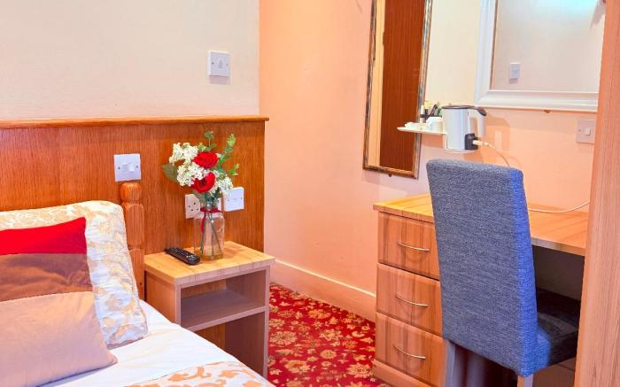 ALBRO HOUSE HOTEL