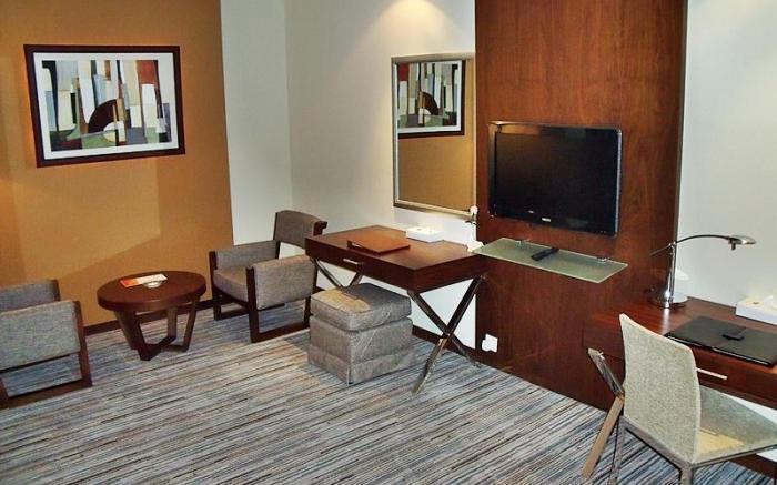 Phoenix Plaza Hotel Apartments